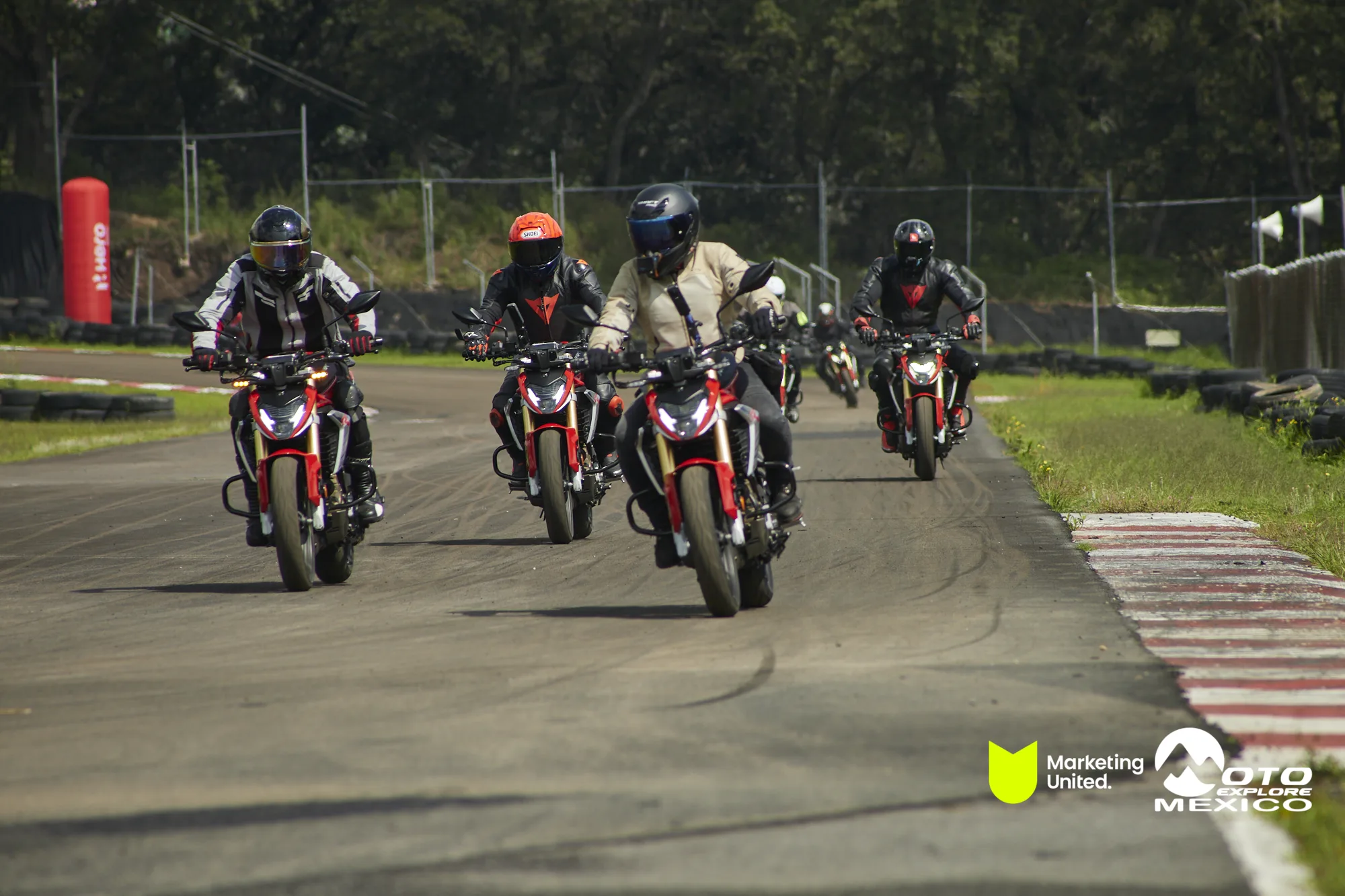 HUNK TRACKDAY 74